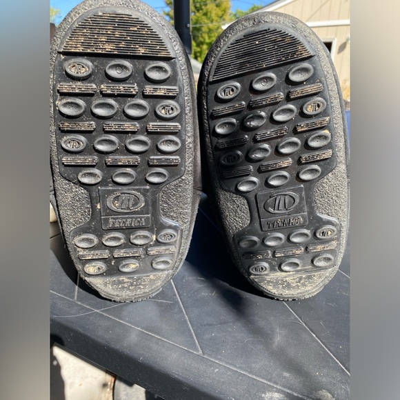 Vintage Black Suede Moon Boots - Picture 6 of 8